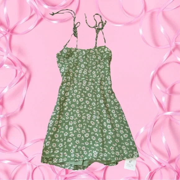 NWT Reborn cute green and white floral dress with a tie-up strap - Picture 1 of 4